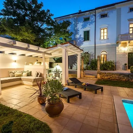 Villa Historical Vigneri By *
