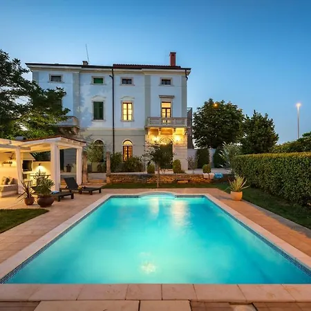 Villa Historical Vigneri By *